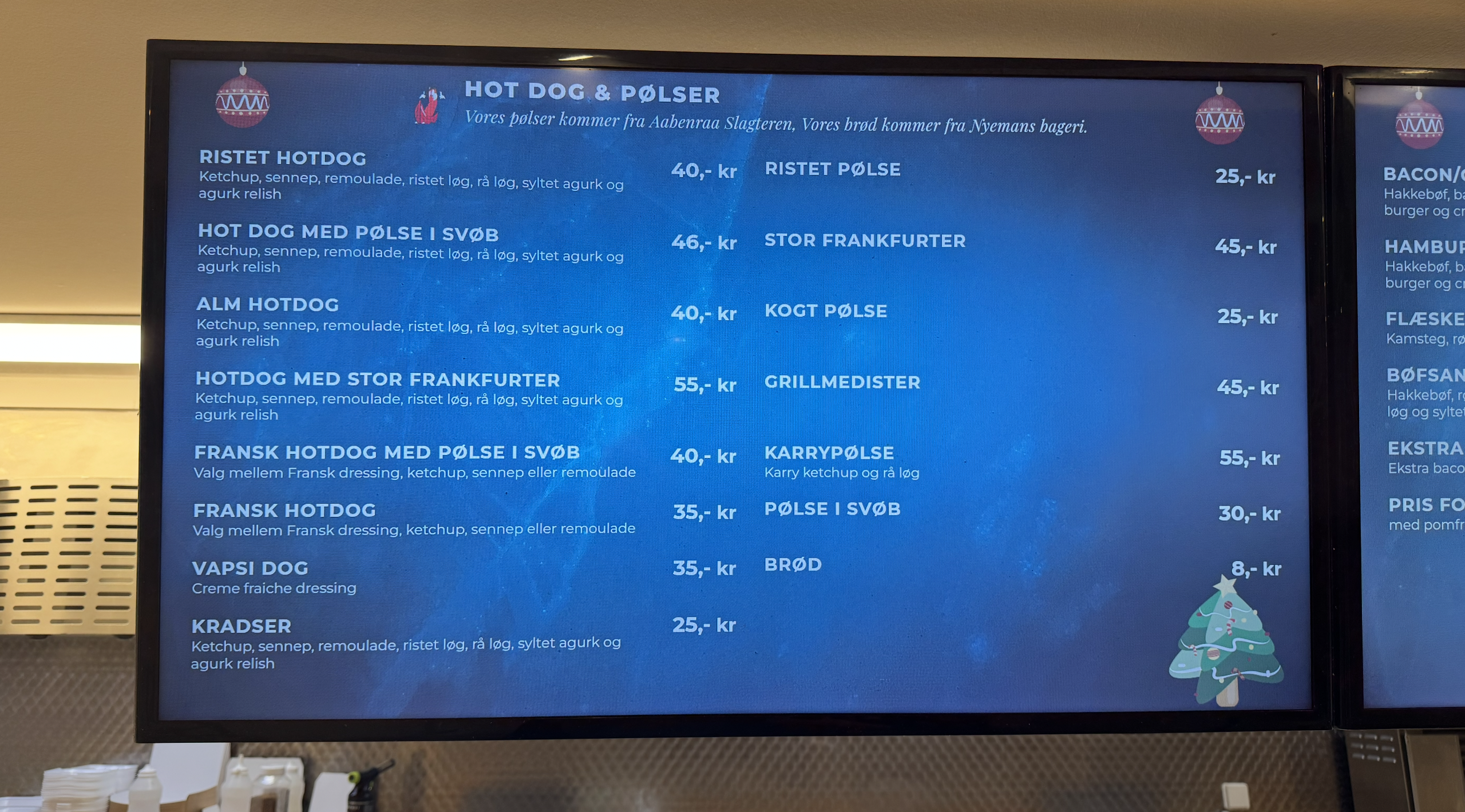 Grillbar menu skærme til visning af produkter til salg. QR kode til EN, DE Sprog.